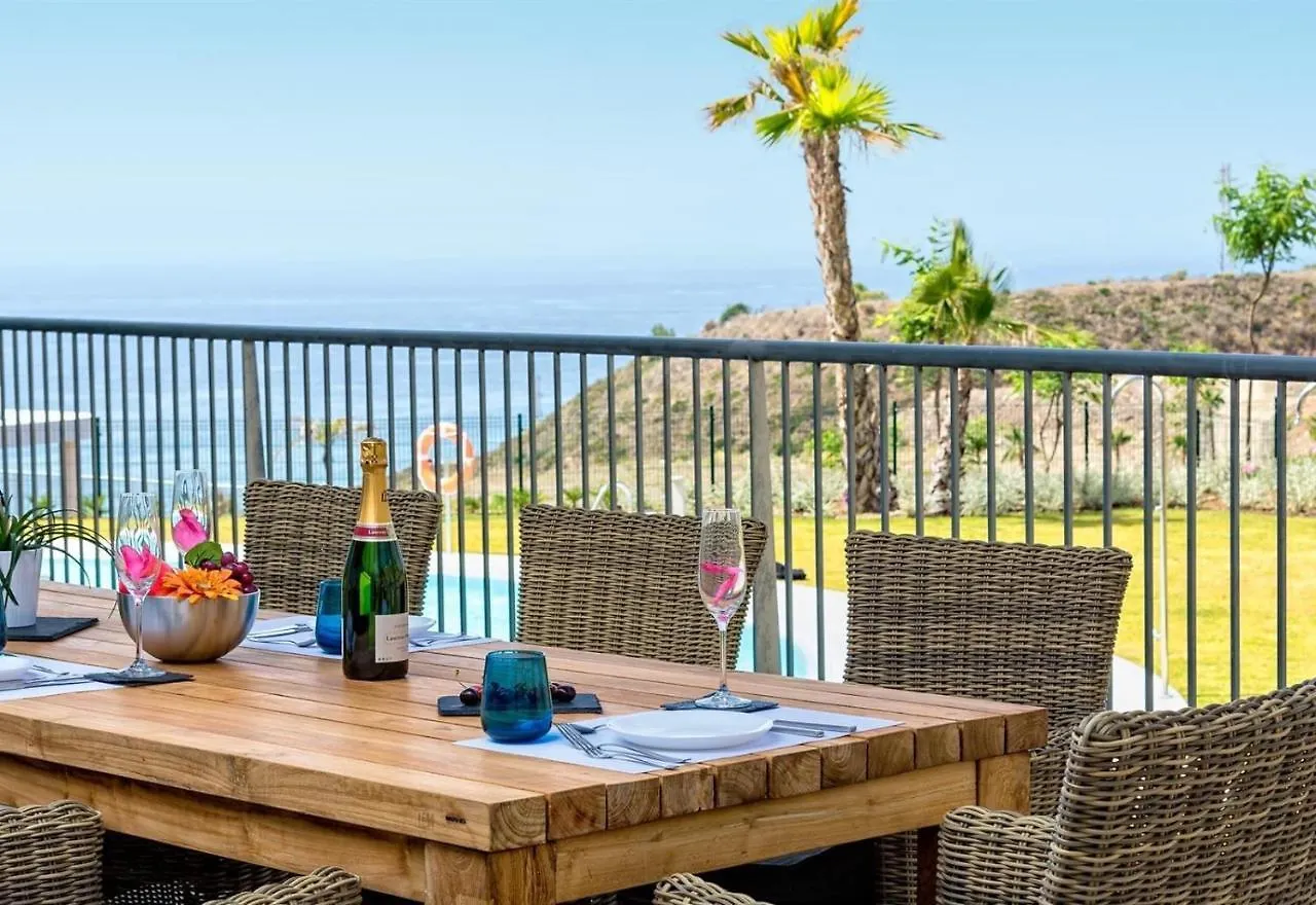 New Luxury 3-Bedroom Seaview Apt Benalmadena 0*,